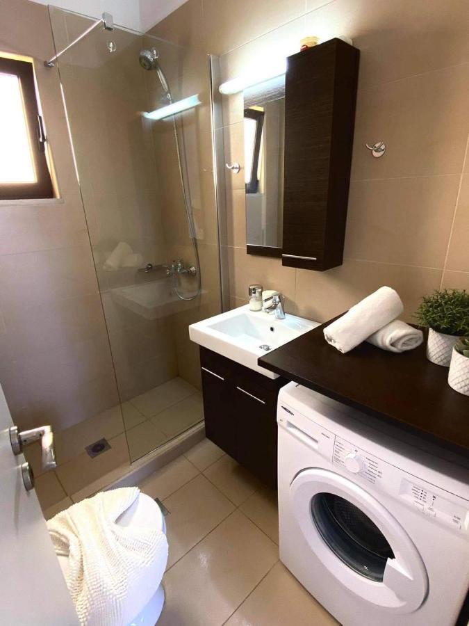Arbutus - Relaxing Apartment With Fantastic Views เยโอริยิอูโปลิส ภายนอก รูปภาพ