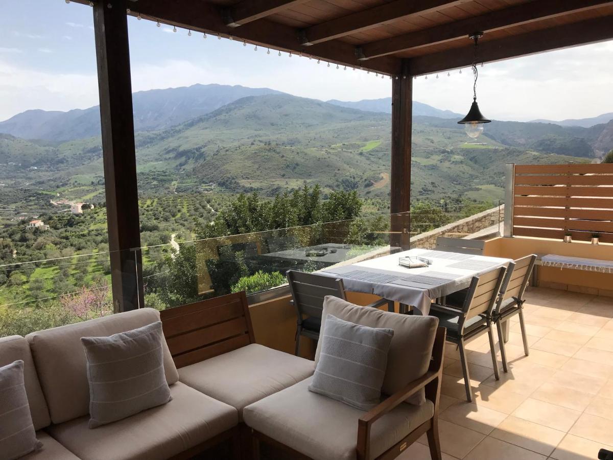 Arbutus - Relaxing Apartment With Fantastic Views เยโอริยิอูโปลิส ภายนอก รูปภาพ