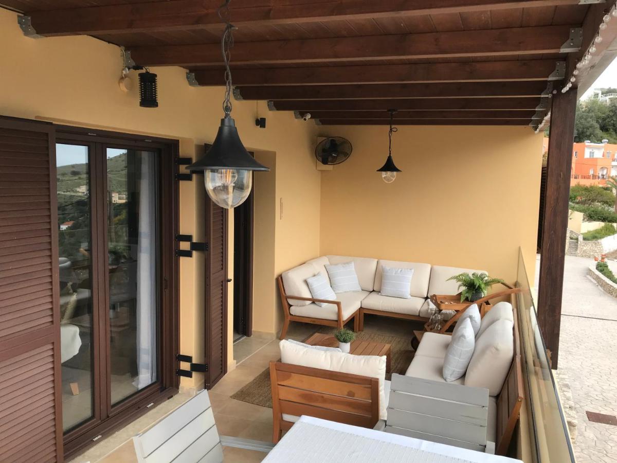 Arbutus - Relaxing Apartment With Fantastic Views เยโอริยิอูโปลิส ภายนอก รูปภาพ