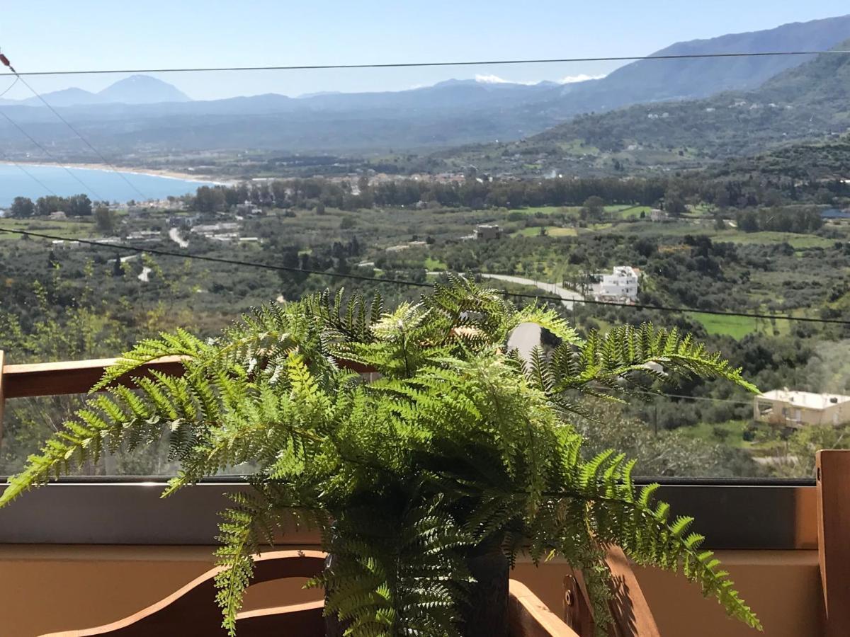 Arbutus - Relaxing Apartment With Fantastic Views เยโอริยิอูโปลิส ภายนอก รูปภาพ
